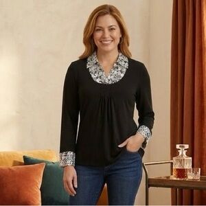 Croft & Barrow Black Long Sleeve V-Neck Top with Patterned Collar